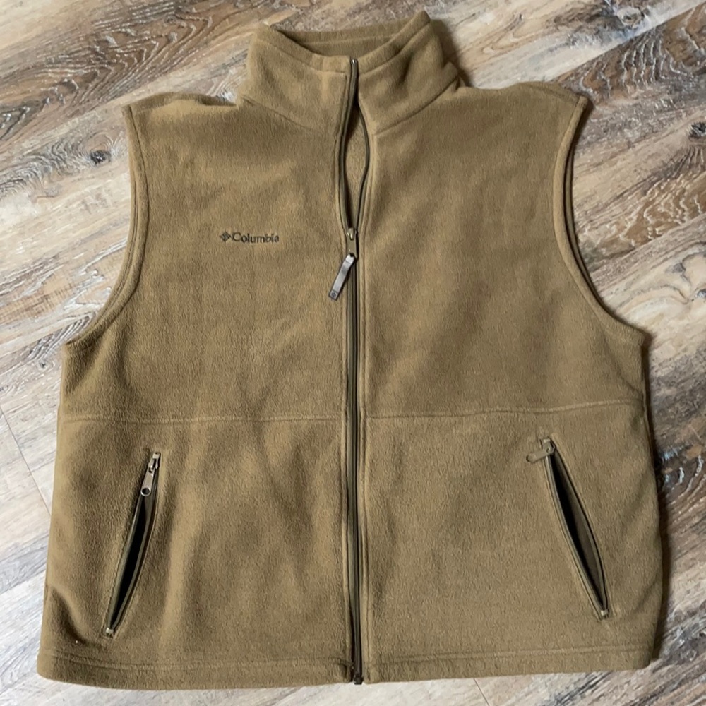 Columbia fleece vest. Size XL.